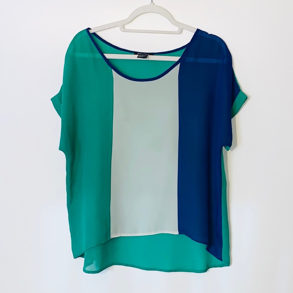 Blue Loop Color Block Short Sleeve High Low Blouse